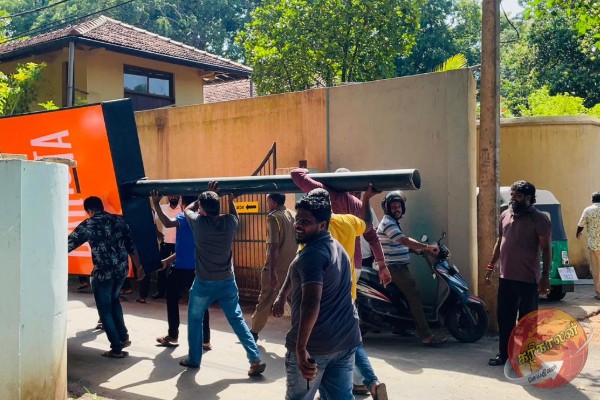 நல்லூர் ஆலய சூழலில் அசைவ உணவகம்; மாநகர சபை அதிரடி நடவடிக்கை