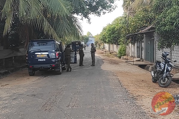 கொன்று நடு வீதியில் எரிக்கப்பட்ட தொழிலதிபர் ; பரபரப்பை ஏற்படுத்திய அதிர்ச்சி சம்பவம்