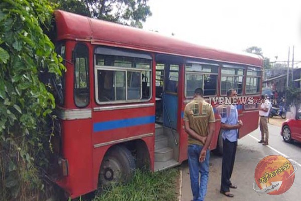 சற்று முன் விபத்தில் சிக்கிய இ.போ.ச பேருந்து