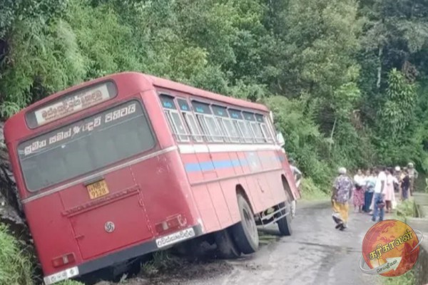 கொழும்பில் இருந்து சென்ற பேருந்து விபத்து