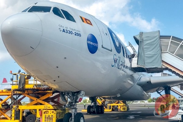 புதிய ஏர் பஸ்ஸை காண காலி முகத்திடலில் கூடிய மக்கள்!