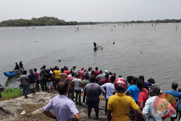 கணவனை காப்பாற்ற போராடிய இளம் மனைவி, மகள் உட்பட நான்கு பேர் பலி – சுற்றுலாவின் போது நேர்ந்த துயரம்