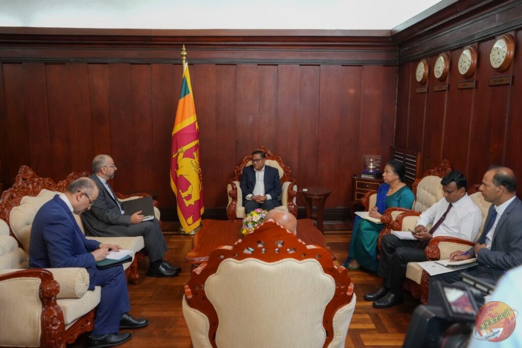 இலங்கைக்கான ஈரானிய தூதுவர் அலிரேசா டெல்கோஷ் மற்றும் வெளிவிவகார, வெளிநாட்டு வேலைவாய்ப்பு மற்றும் சுற்றுலாத்துறை அமைச்சர் விஜித ஹேரத் ஆகியோருக்கு இடையில் சந்திப்பு