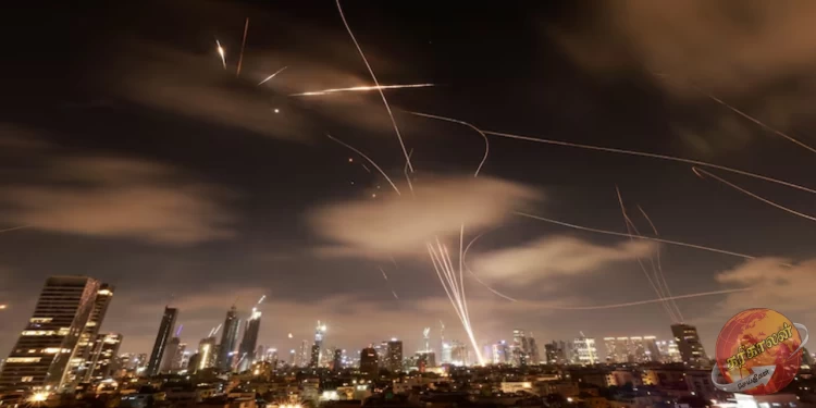 நீண்டகால எதிரிகளான ஈரான் மற்றும் இஸ்ரேல் இடையேயான வான்வழிப் போர் ஆறாவது நாளை எட்டியுள்ள நிலையில் Karaikaalan News