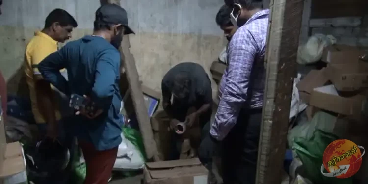 79 கிலோ 245 கிராம் நிறை கொண்ட கேரளா கஞ்சாவினை இவ்வாறு தர்மபுரம் பொலிசார் மீட்டுள்ளதுடன்,