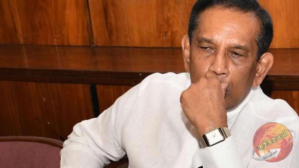 முன் பிணையில் விடுவிக்கக் கோரி முன்னாள் அமைச்சர் ராஜித சேனாரத்ன கொழும்பு நீதவான் நீதிமன்றில் கோரிக்கை மனுவொன்றை தாக்கல் செய்துள்ளார்.