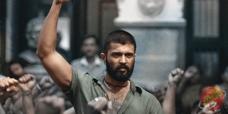 ‘கிங்டம்’ திரைப்படம் வெளியாகிய திரையரங்குகளுக்கு முன்பாக போராட்டத்தில் ஈடுபட்ட நாம் தமிழர் கட்சியை சேர்ந்தவர்களைத் தமிழக பொலிஸார் கைது