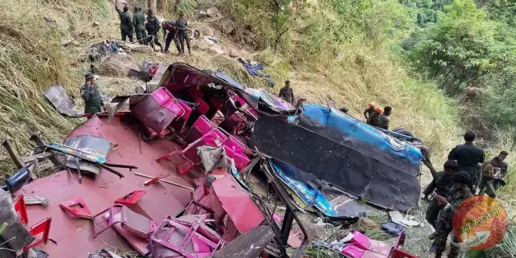 எல்ல-வெல்லவாய பிரதான வீதியில் அண்மையில் நடந்த விபத்துடன் தொடர்புடைய பேருந்தின் உரிமையாளர் பொலிஸார் கைது செய்யப்பட்டுள்ளார்.