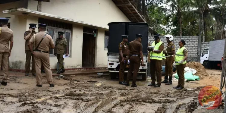 இரண்டு சடலங்கள் கண்டெடுக்கப்பட்ட வீட்டிற்கு அருகில் போதைப்பொருள் மறைத்து வைக்கப்பட்டிருந்த லொறி நேற்று (22) பொலிஸாரால் கண்டுபிடிக்கப்பட்டது.