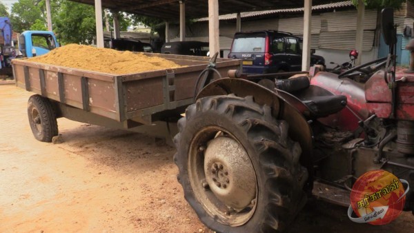 இளைஞன் மீதே பொலிஸார் துப்பாக்கி சூடு நடாத்தியதாக இளைஞனின் உறவினர்கள் தெரிவித்துள்ளனர்.