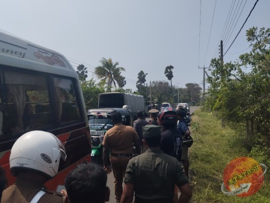 யாழ்ப்பாணம் மயிலிட்டி பகுதியில் இராணுவ வாகனம் மோதி முதியவர் ஒருவர் உயிரிழந்துள்ளார்.