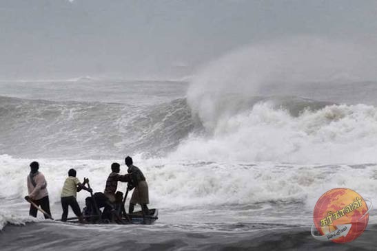 2.5 மீட்டர் உயரத்திற்கு அலைகள் எழும்பலாம்: மீனவர்களுக்கு எச்சரிக்கை!