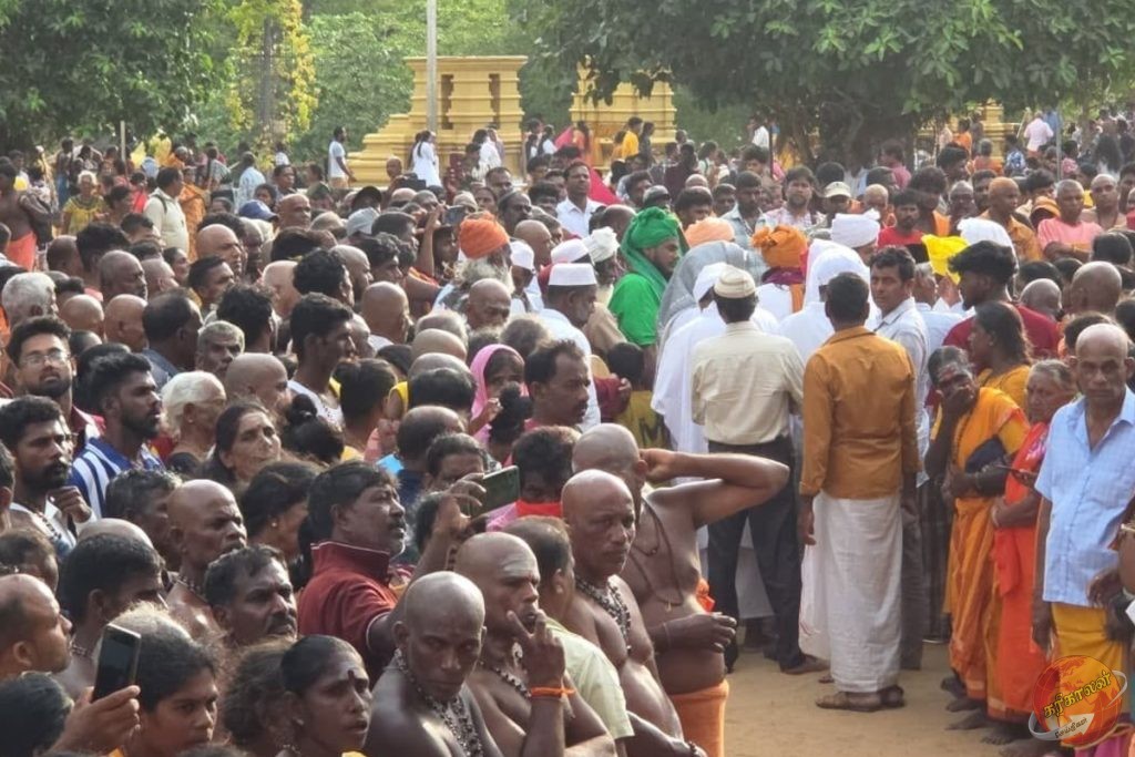 பல்லாயிரக்கணக்கான பக்தர்களின் ‘அரோகரா’ கோஷத்துடன் கதிர்காமக் கந்தன் ஆலயத்தில் கொடியேற்றம்
